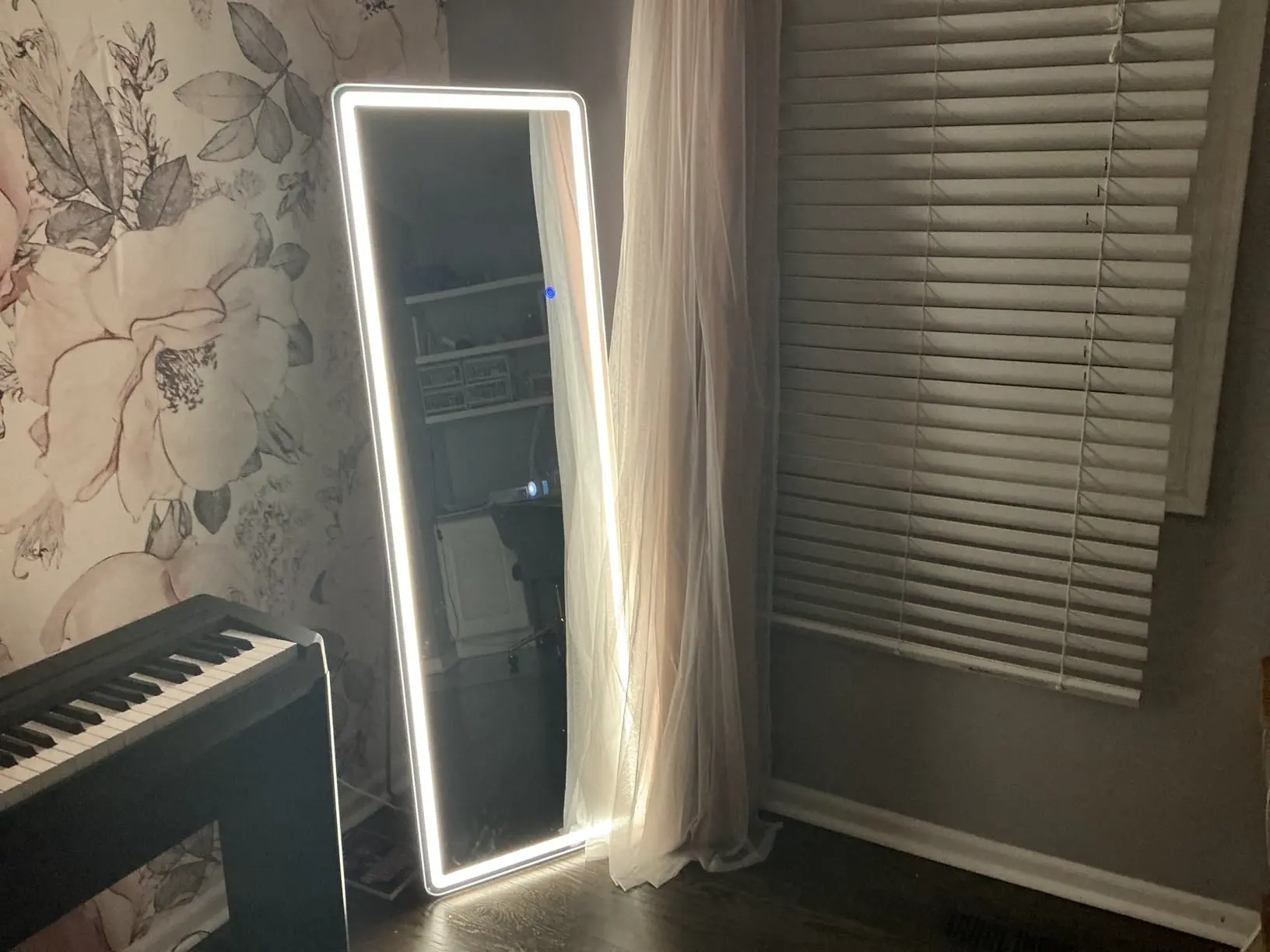 Oglindă LED GlowFrame, fotografie client 1